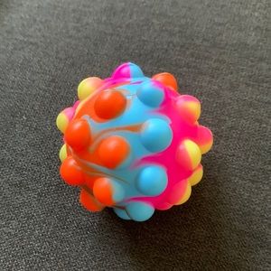 Pop it ball